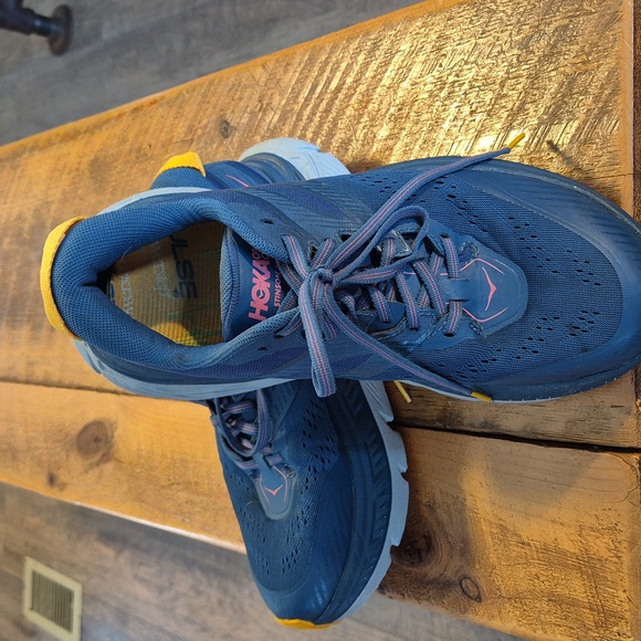 Hoka One One Stinson ATR 6 size 9 - Picture 3 of 4